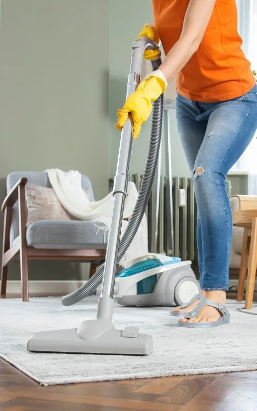 Professional End of Tenancy cleaner in East London - Dewborne Support Services